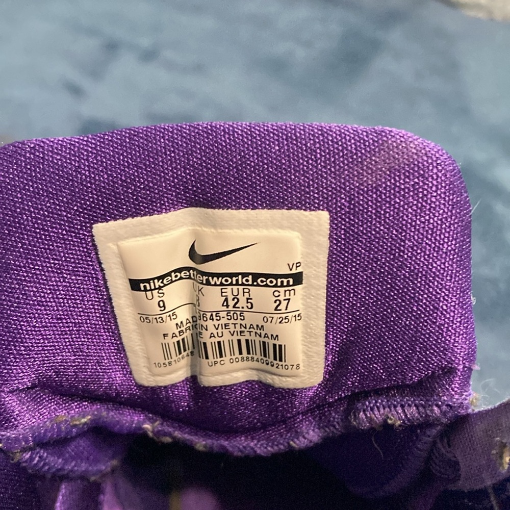 Nike Sneakers - Picture 5 of 6